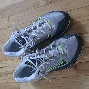 Nike size 14 Mens Accelerator TR Shoes